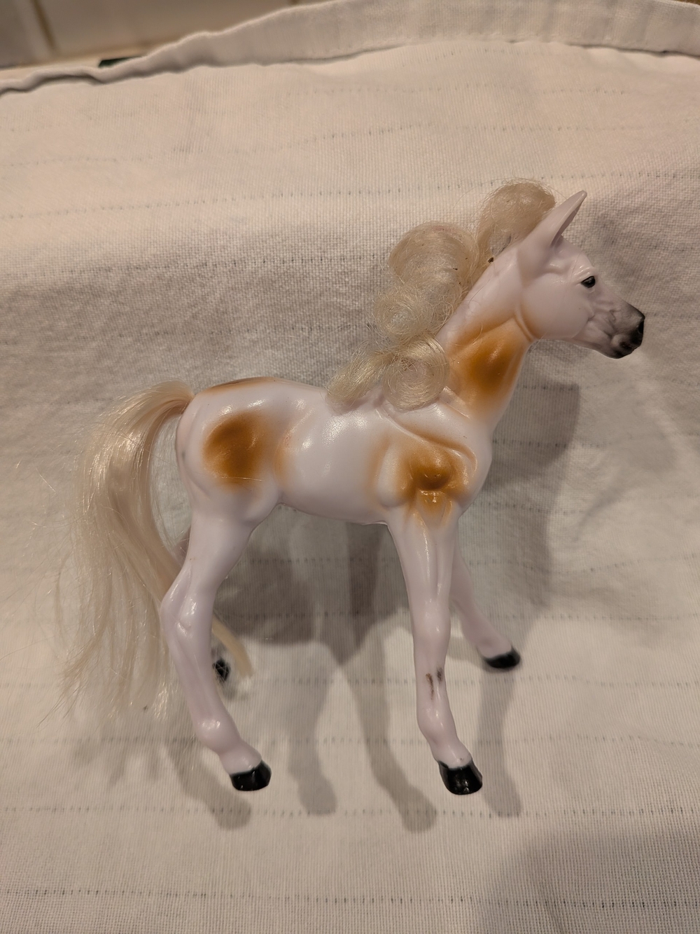 Kids Toy Horse Figurines White & Tan Set Plastic Animal Figures 2pc - Picture 7 of 10